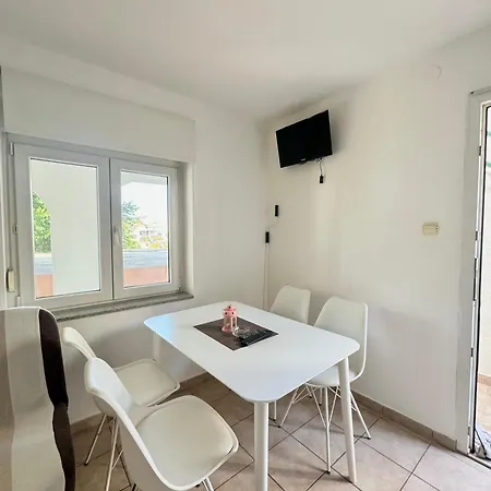 Apartment Ema *